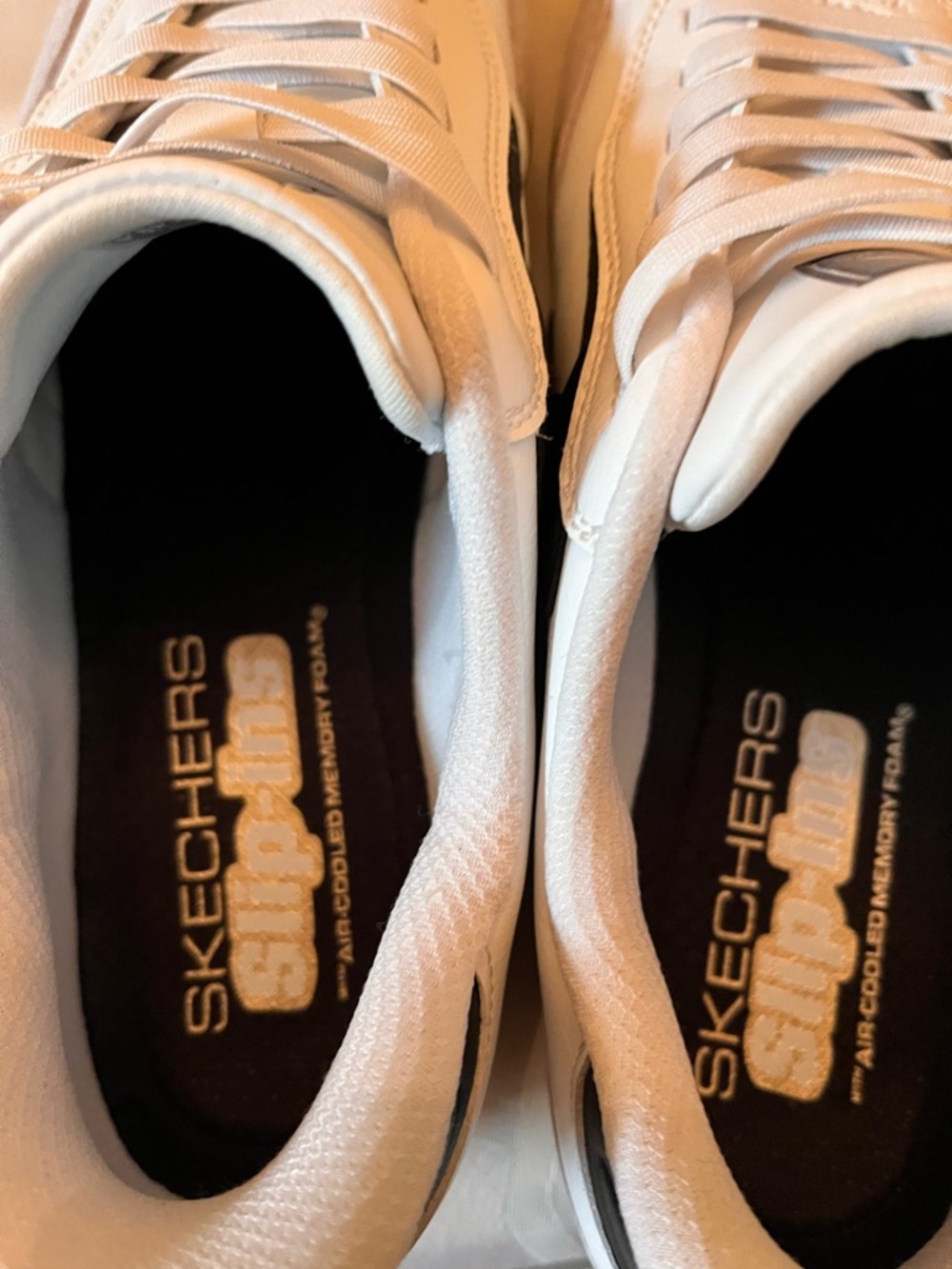 Ladies Skechers Slip-Ins White Casual Sneakers- Size 9 - Picture 6 of 7